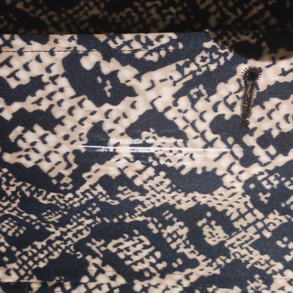 Anna Huling, Polyester, Snakeskin Patterned Duste… - image 6